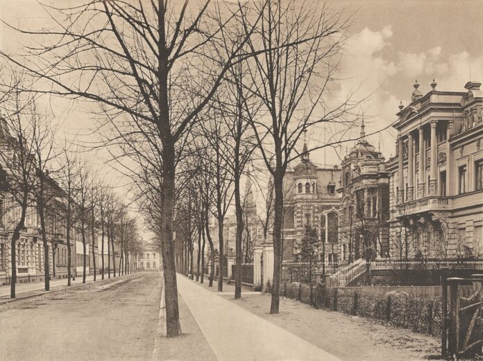 Bocholter Stadtarchiv zeigt Bahnhofstraße um 1915